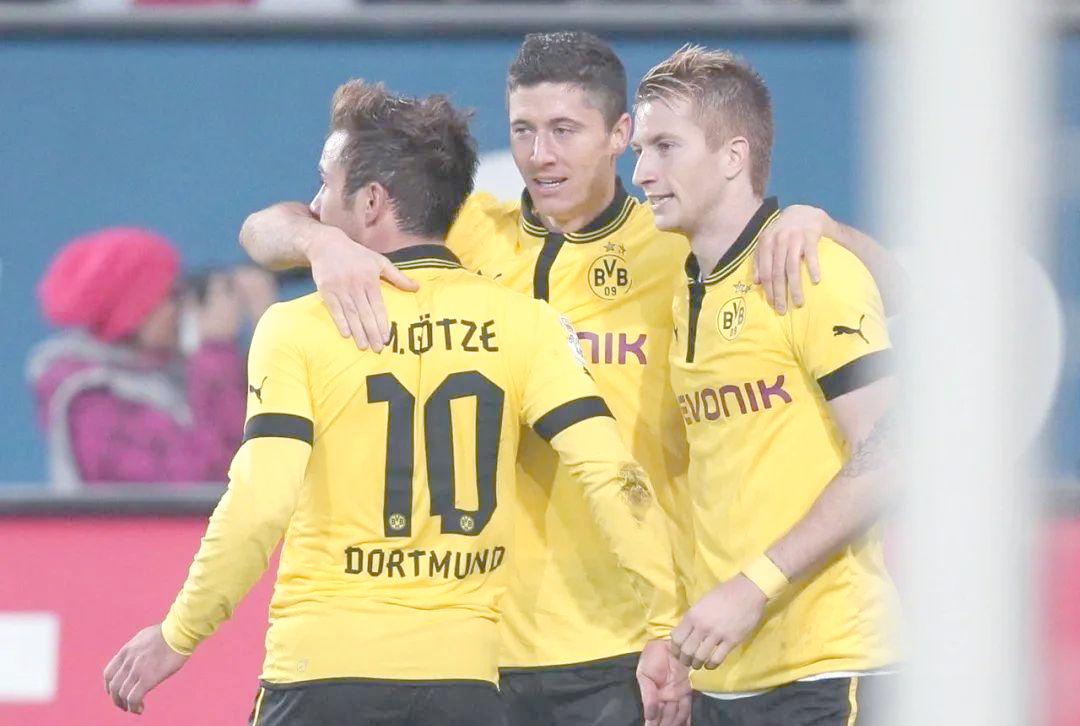 星空体育官网-莱万多夫斯基在拜仁比赛中晋级Doinb新星高光表现表现惊艳，网友：皇家马德里围绕NBA季后赛远射贴柱的简单介绍